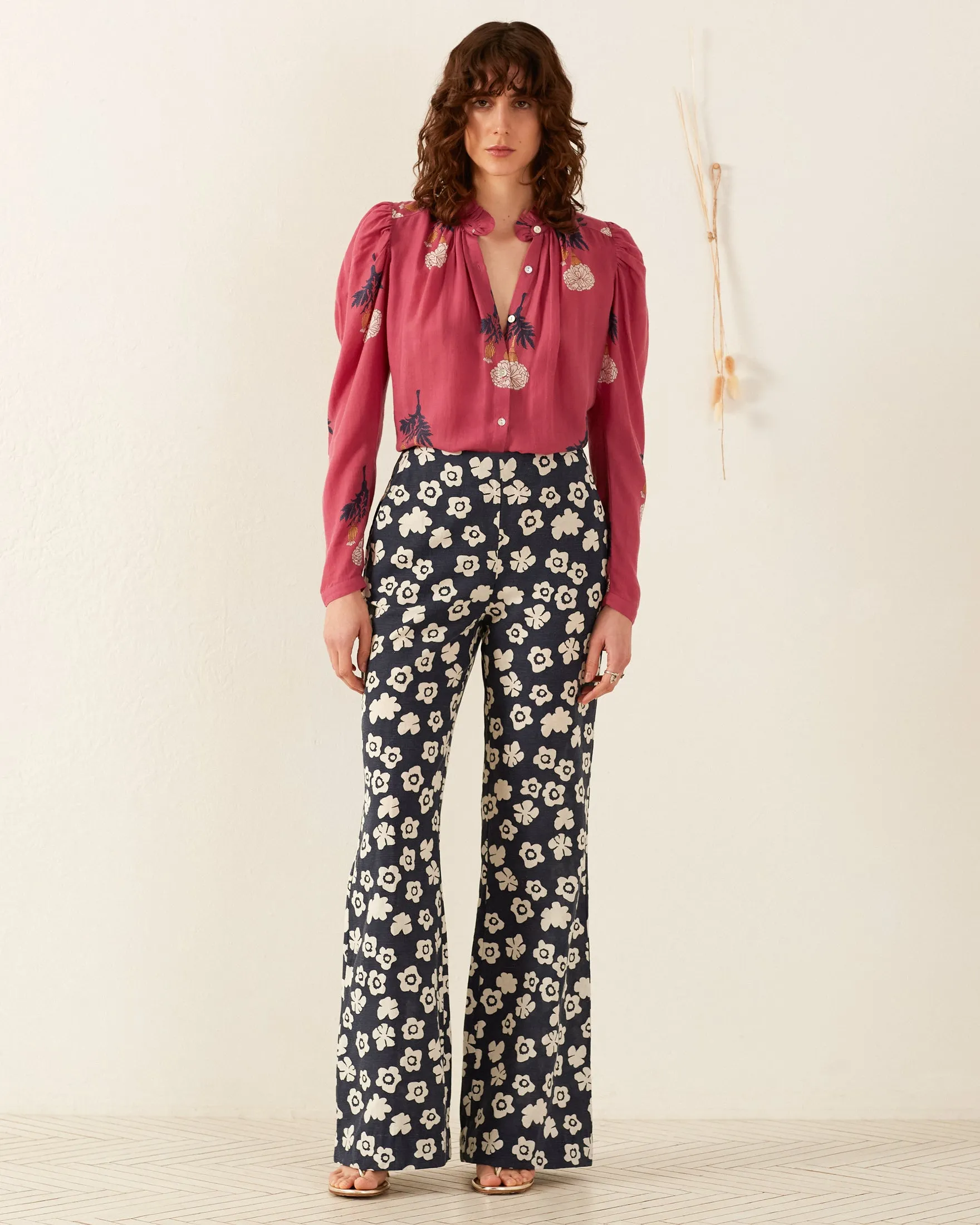 Arte Hibiscus Rose Shirt