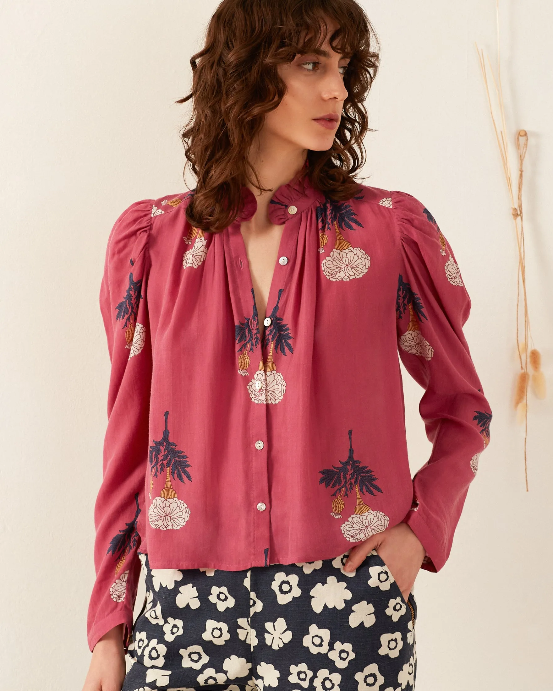 Arte Hibiscus Rose Shirt