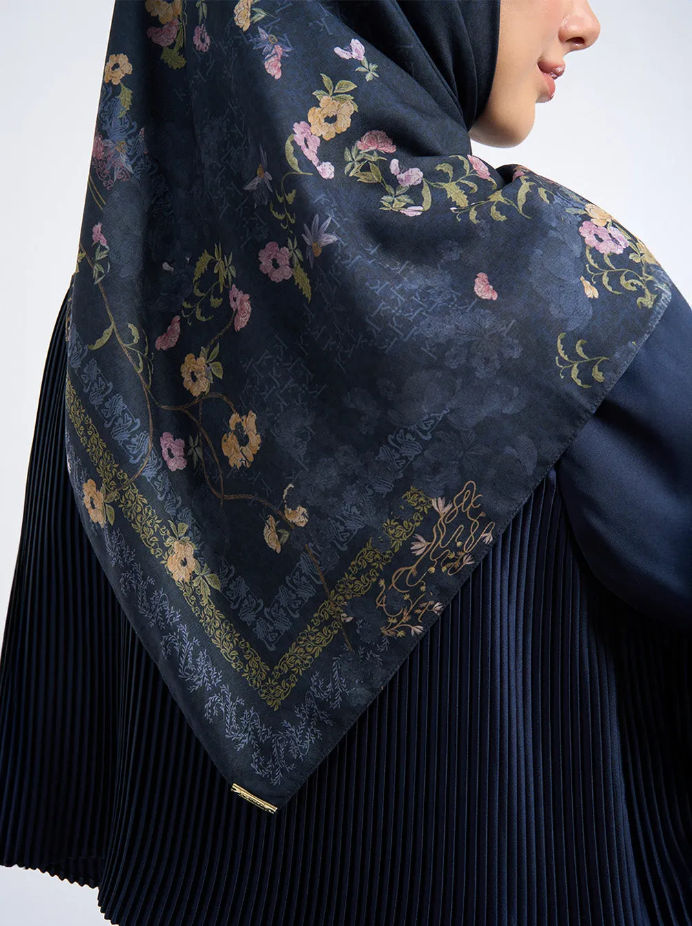KIMAYYA SIGNATURE SCARF NAVY
