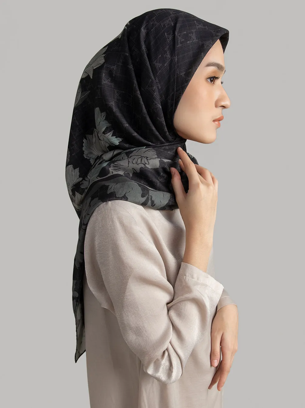 MINERVA SCARF SHADOW
