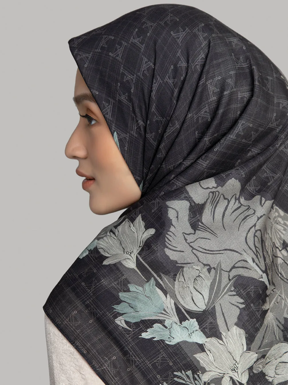 MINERVA SCARF SHADOW
