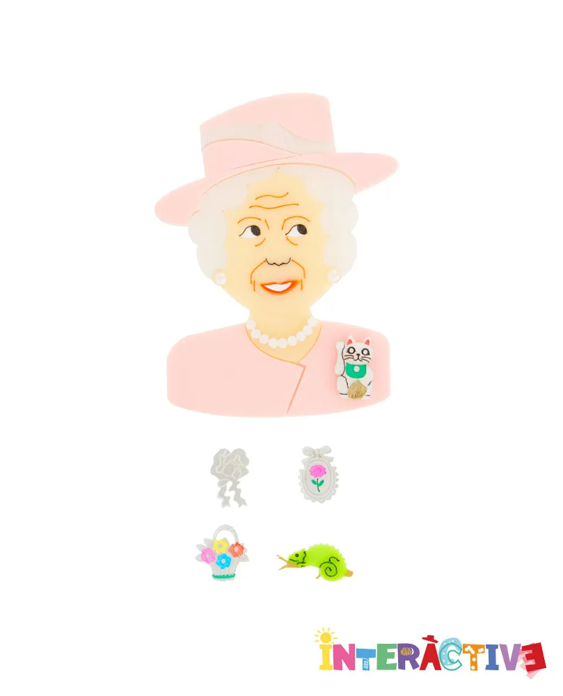 Queen With Her Brooches -interactive-