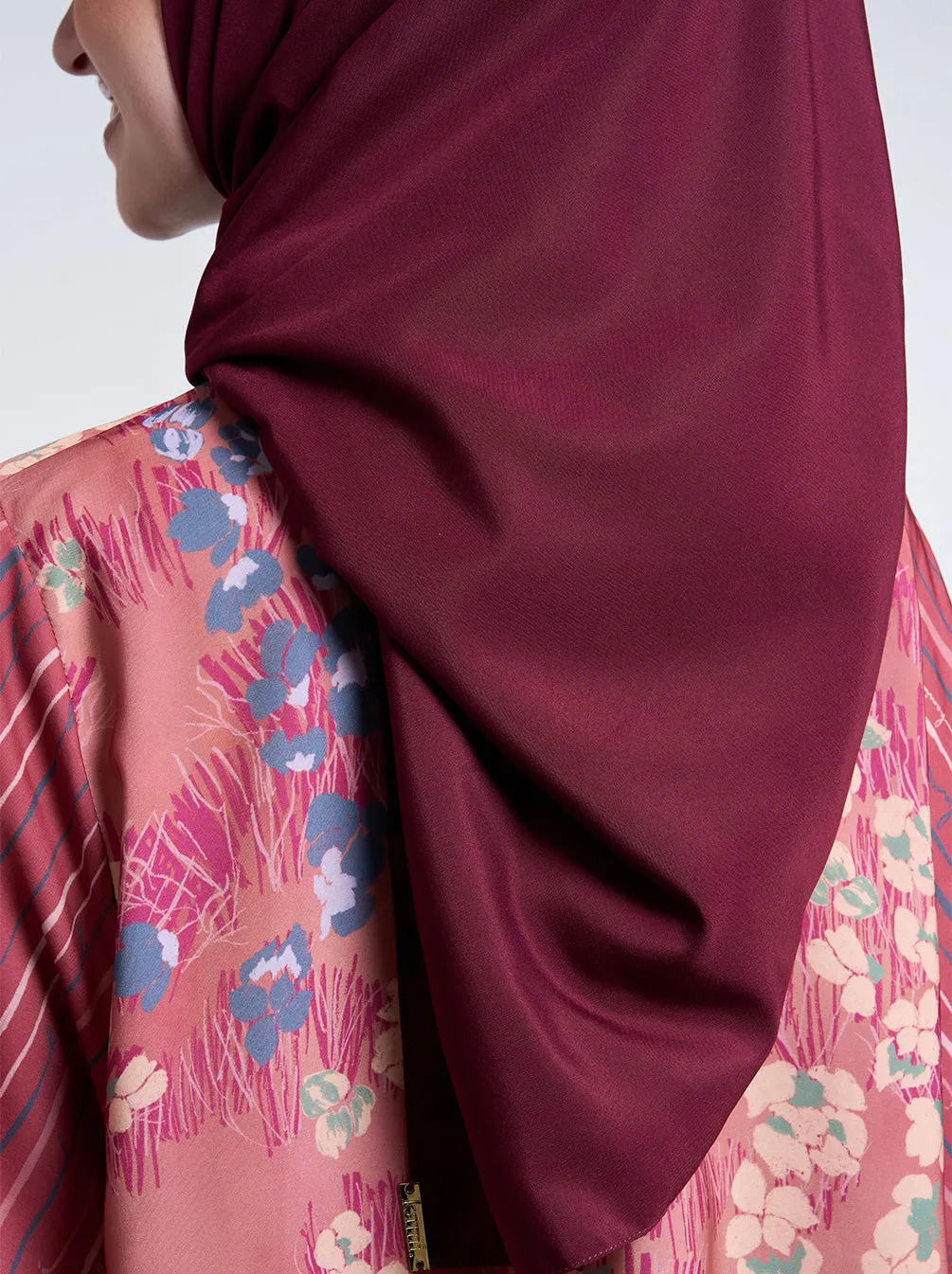 ULTRA SATIN SCARF PLAIN PLUM