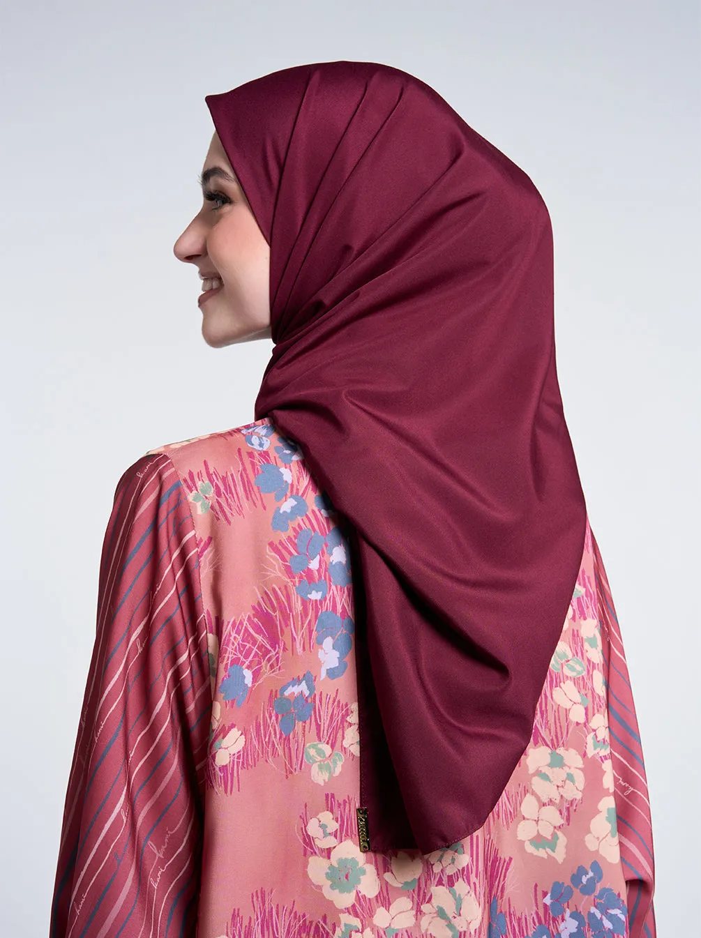 ULTRA SATIN SCARF PLAIN PLUM